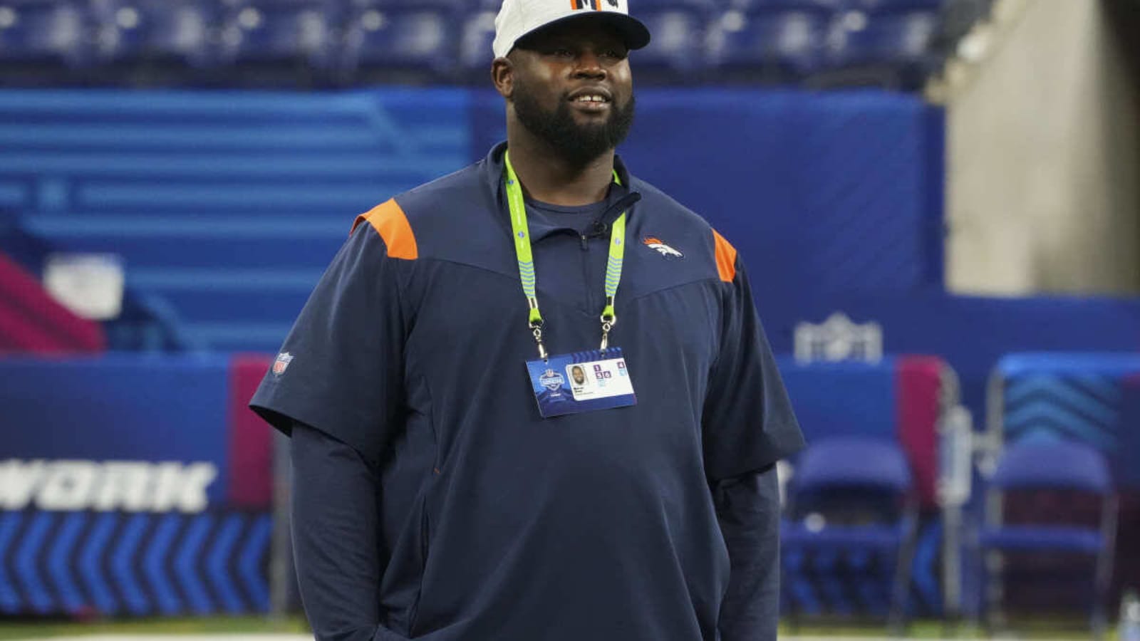 Vikings hire Marcus Dixon from Broncos as defensive line coach