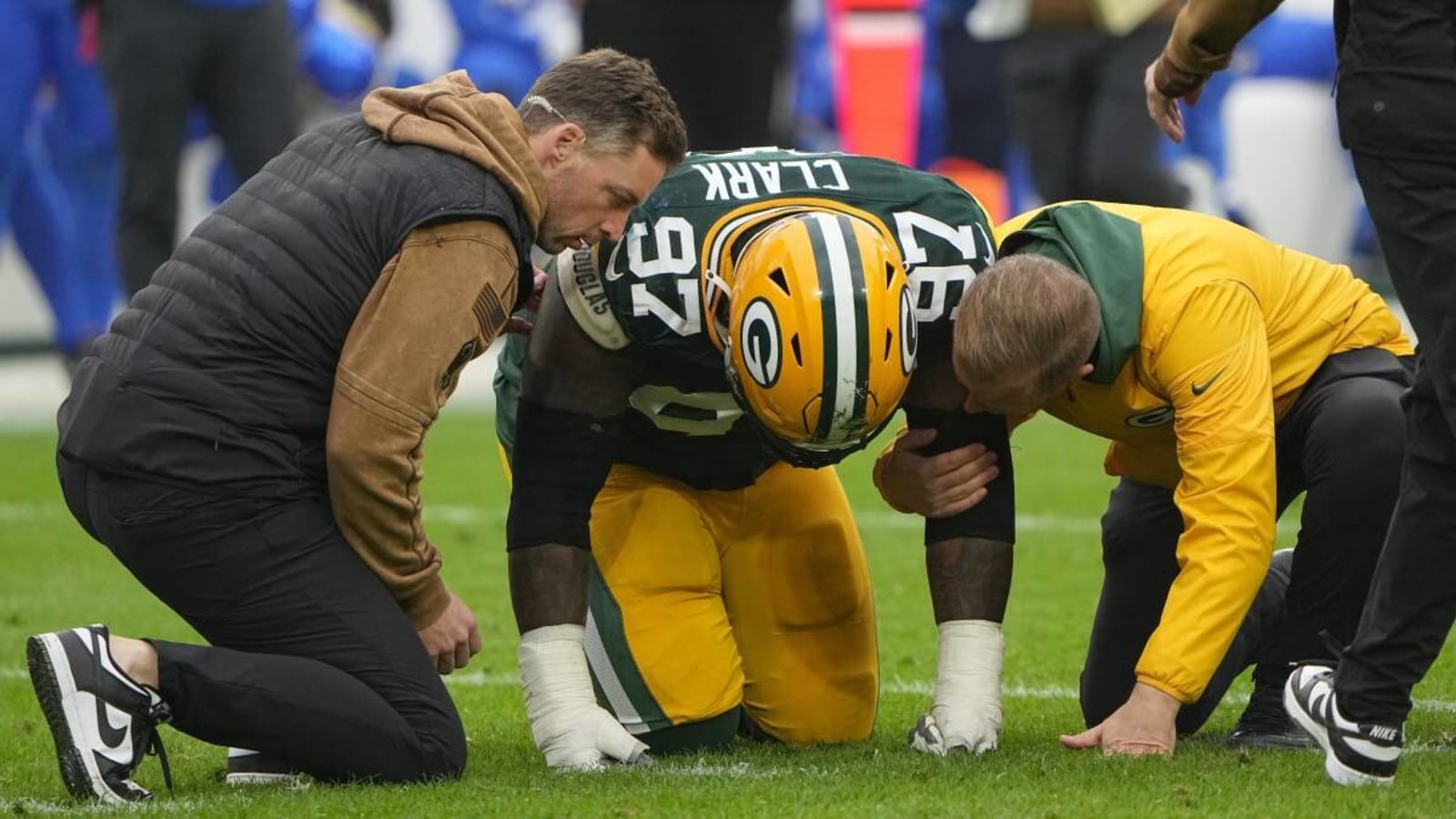Injured Clark Helps Packers’ Defense Deliver Pain vs. Rams