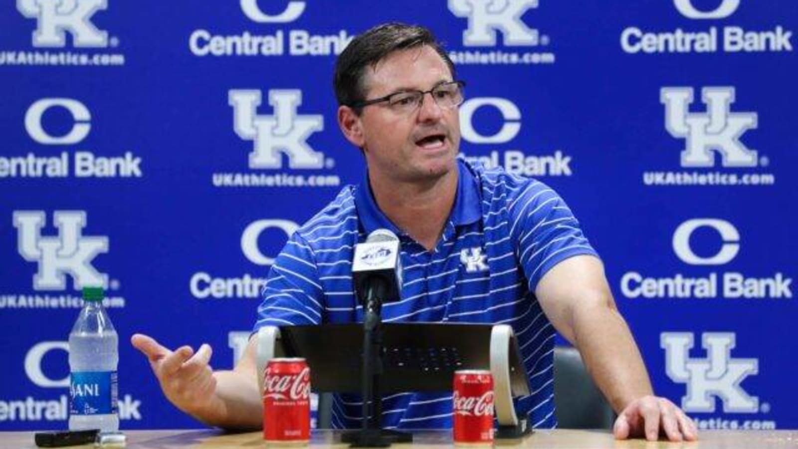  Team Hiring Former Kentucky OC Rich Scangarello As QB Coach