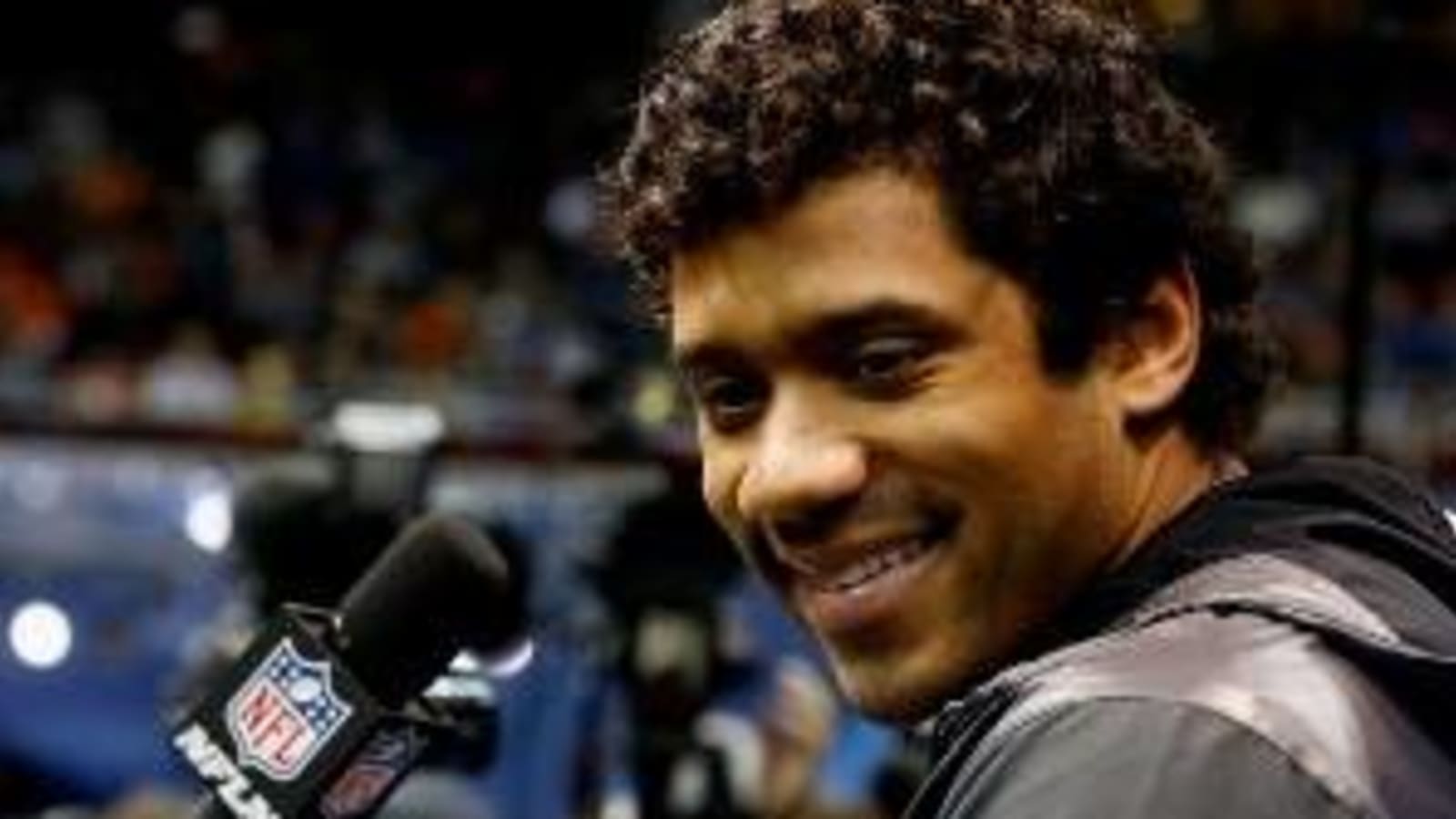Russell Wilson explains his phenomenal hairstyle