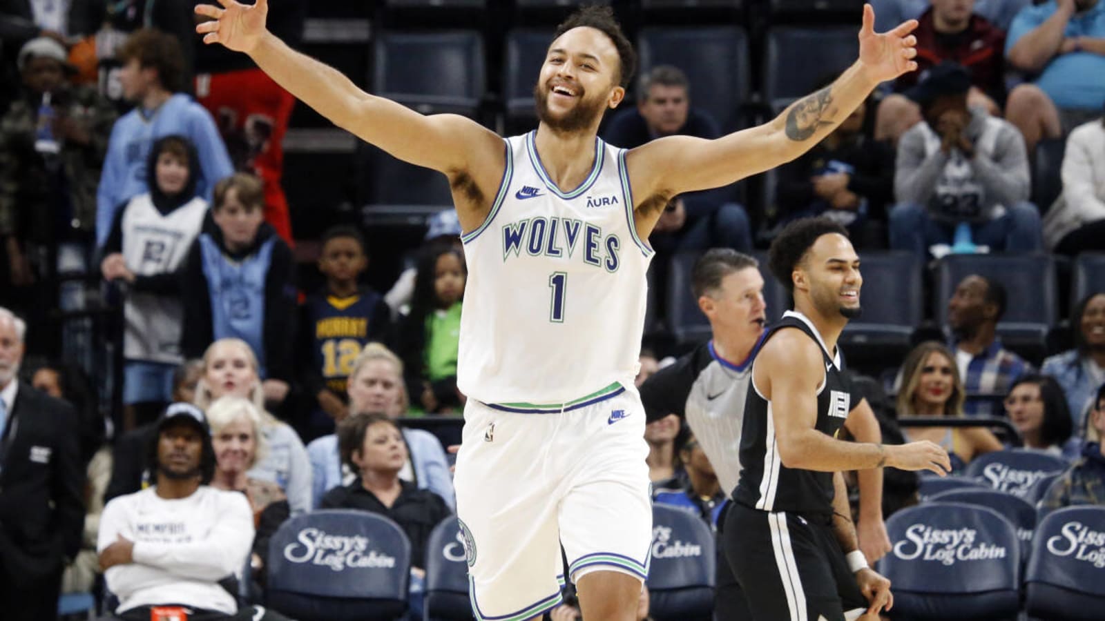 Kyle Anderson provides a spark to Wolves&#39; offense, no matter where he plays