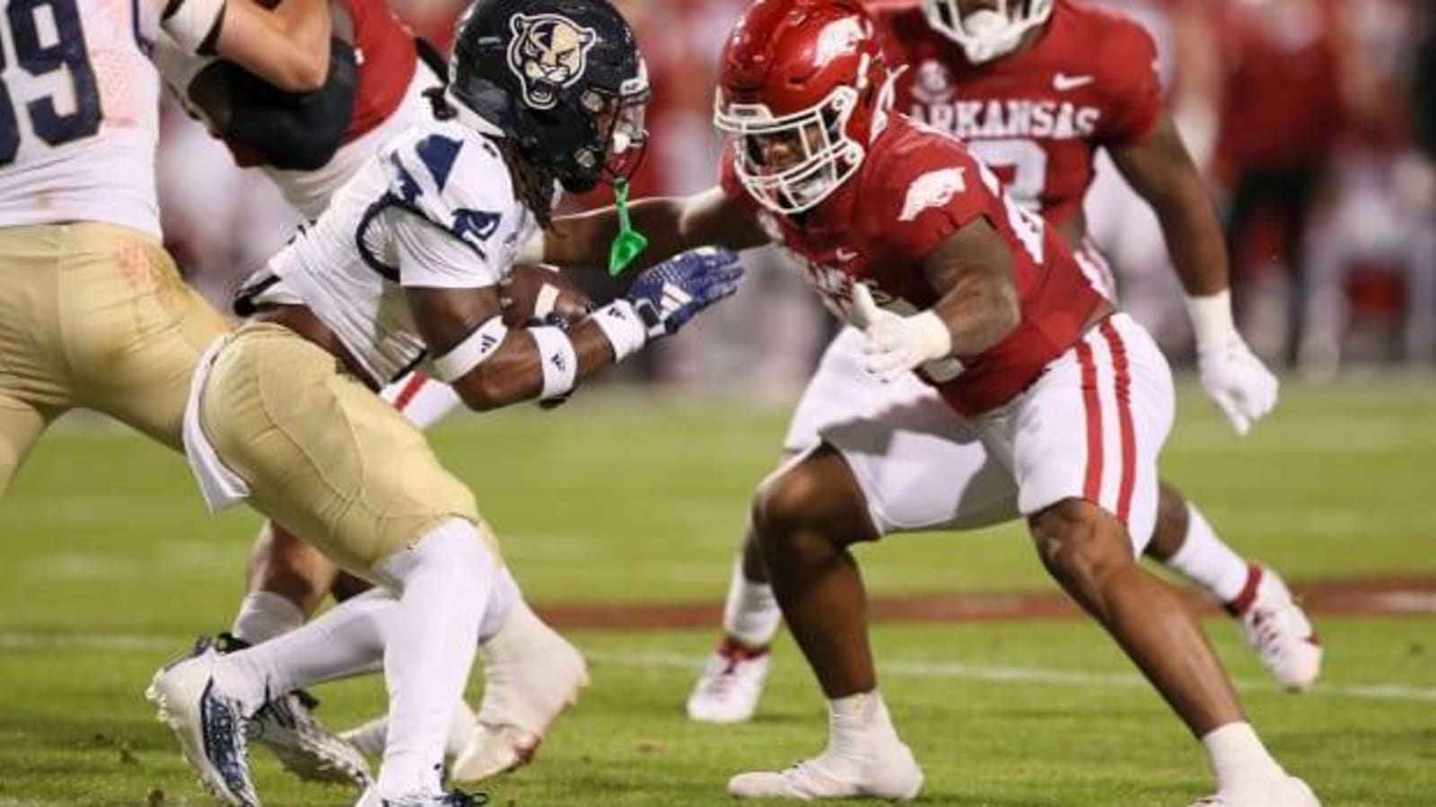 Ole Miss Rebels Land Commitment From Arkansas Transfer Linebacker Chris &#39;Pooh&#39; Paul Jr.