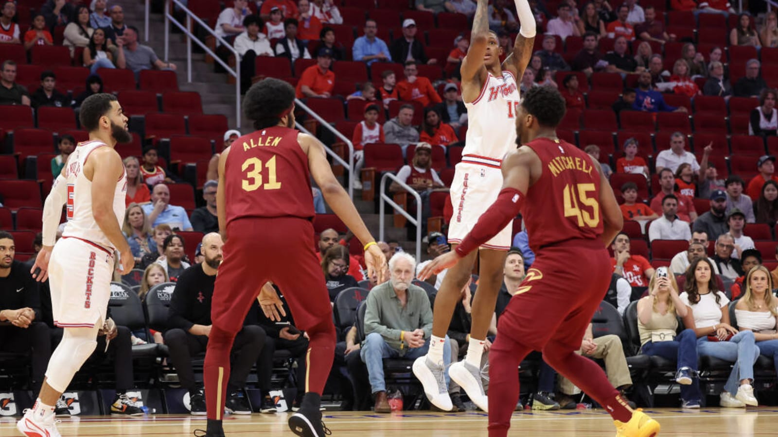Rockets Win Fifth Consecutive Game in Blowout Victory Over Cavaliers