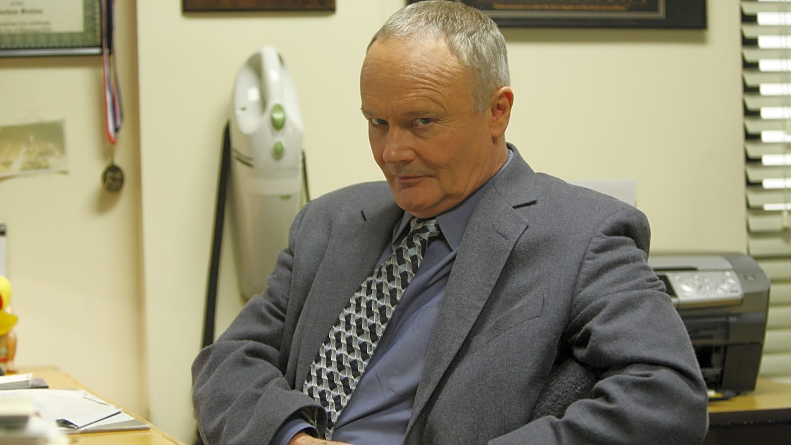 20 beloved sitcom characters who deserve their own spin-off