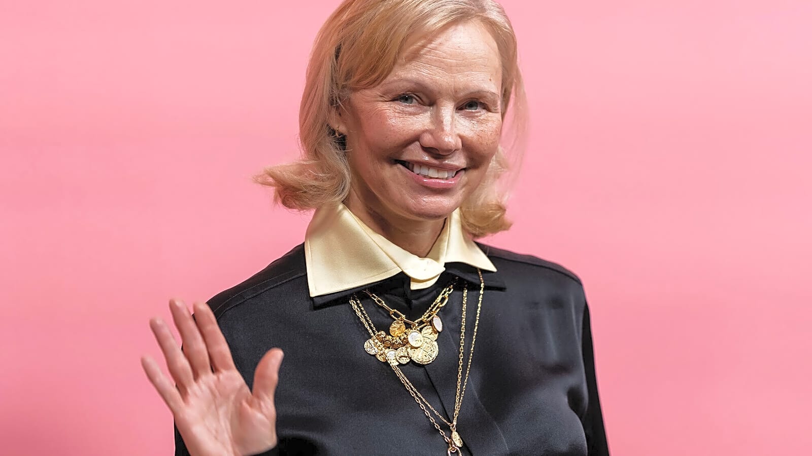 20 celebrity women who have proudly gone without makeup