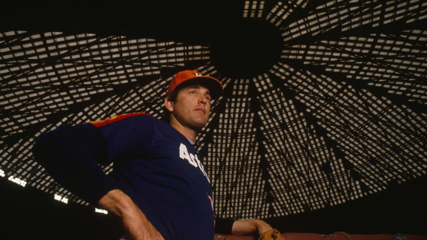 The 'MLB pitchers to win 100+ games with multiple teams' quiz