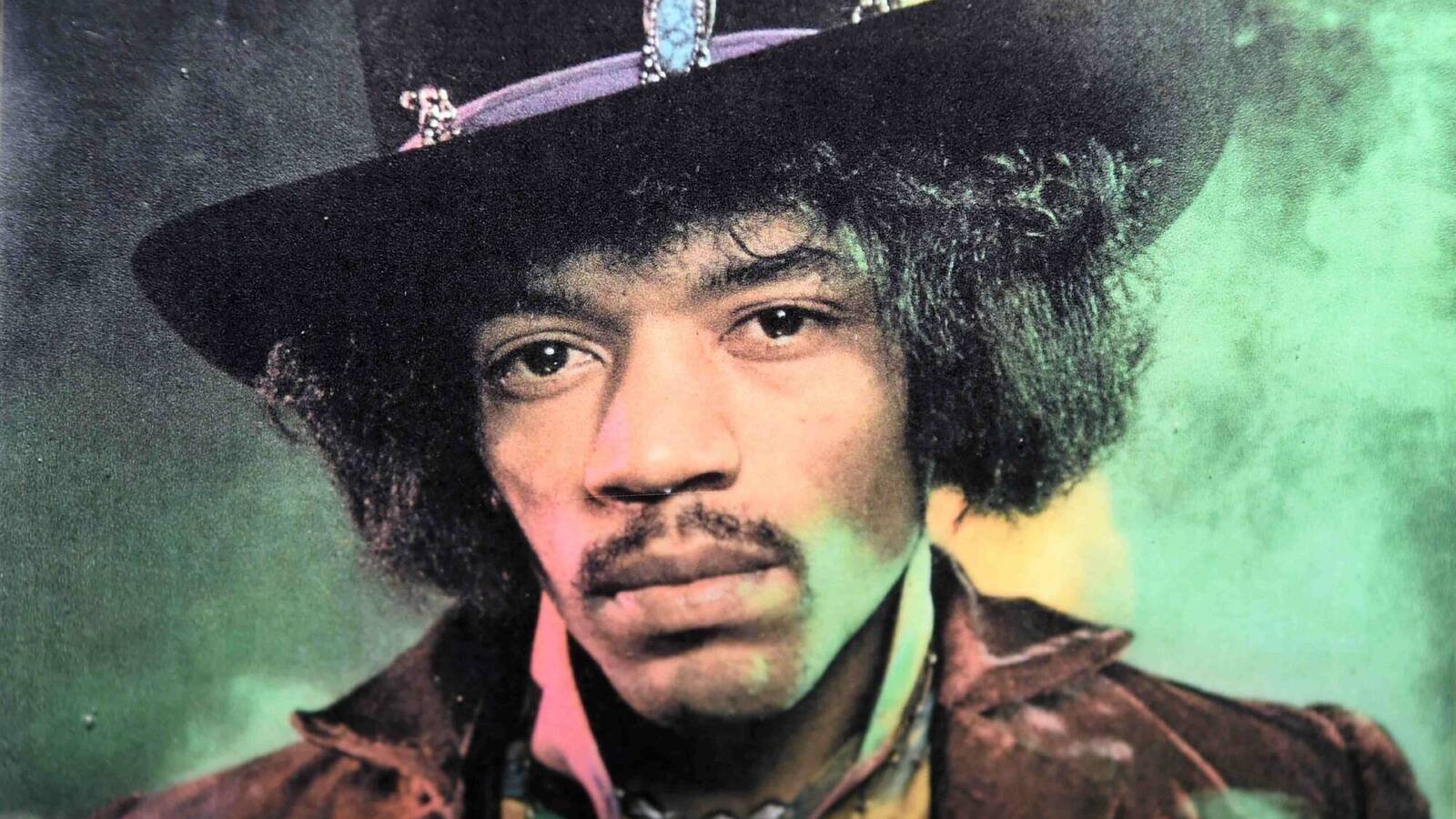 20 superstar musicians who never won a Grammy