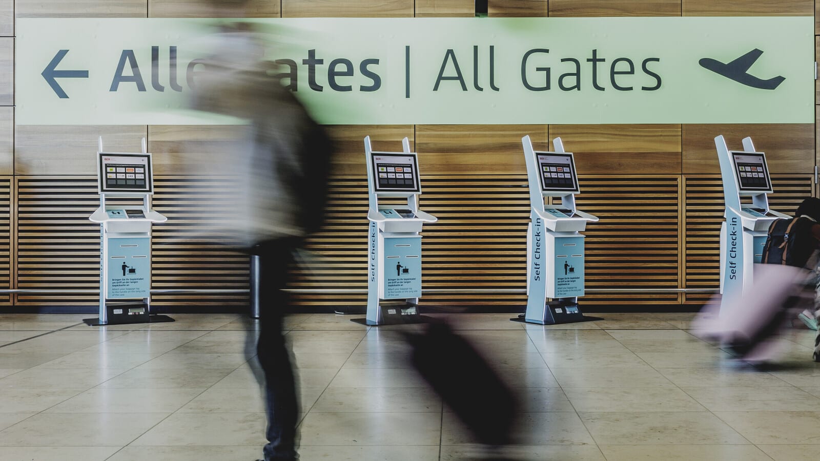 20 safety tips to use while traveling solo