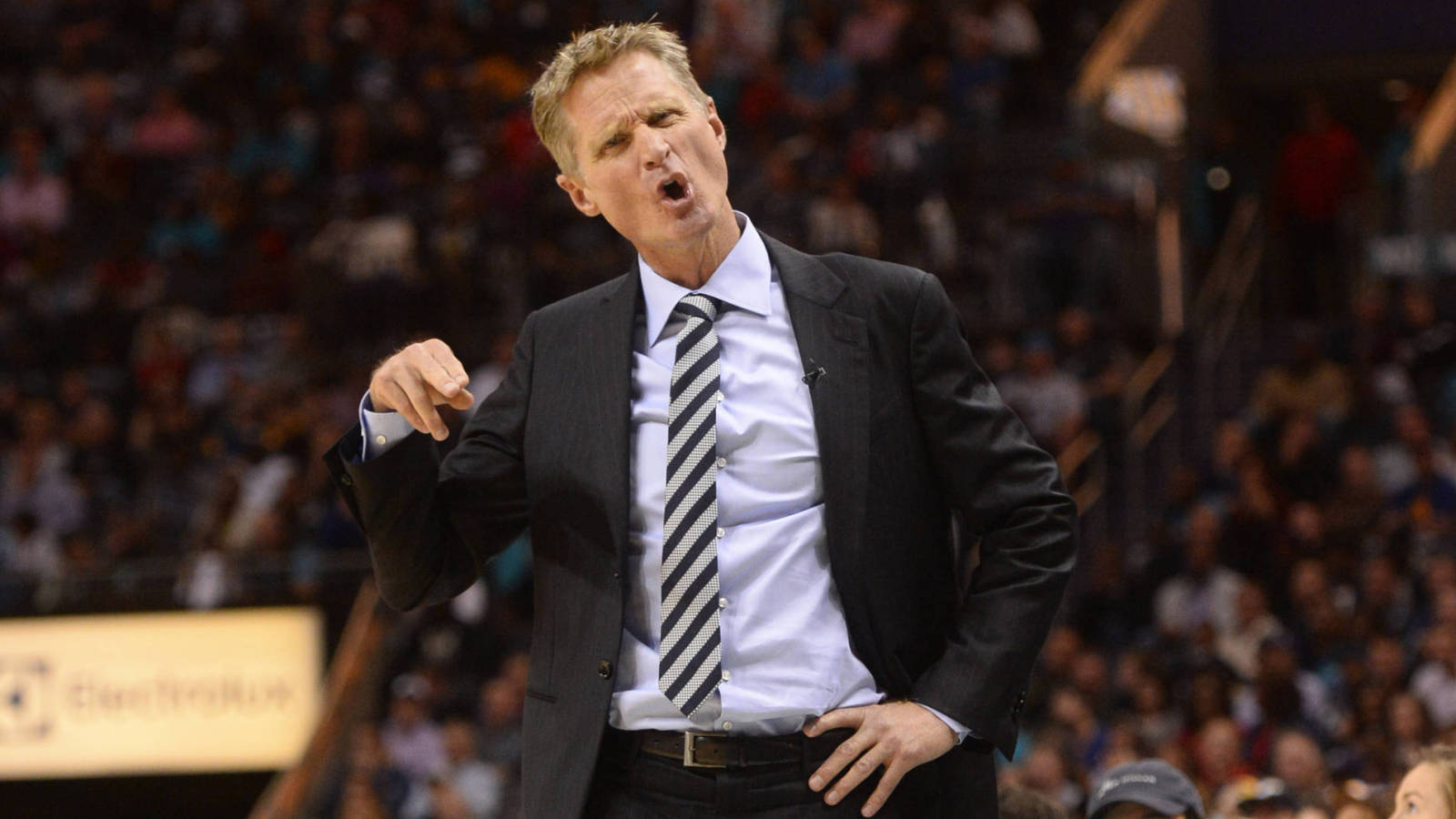 Steve Kerr accidentally tweets email address while supporting Washington Post