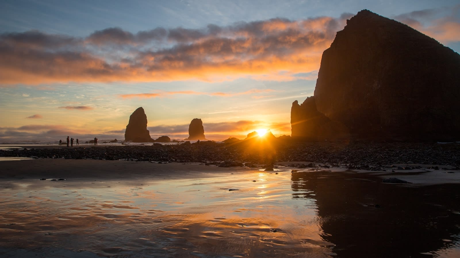 Best coast: 14 gorgeous beach towns on the West Coast