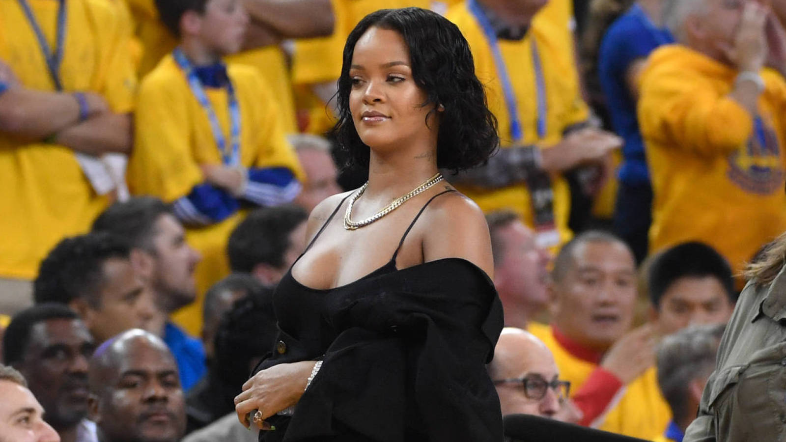 NBA Referee Hotline Bling: Rihanna calls 'Brick'