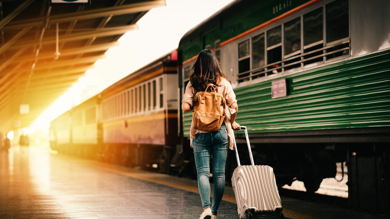 21 safety tips for traveling solo