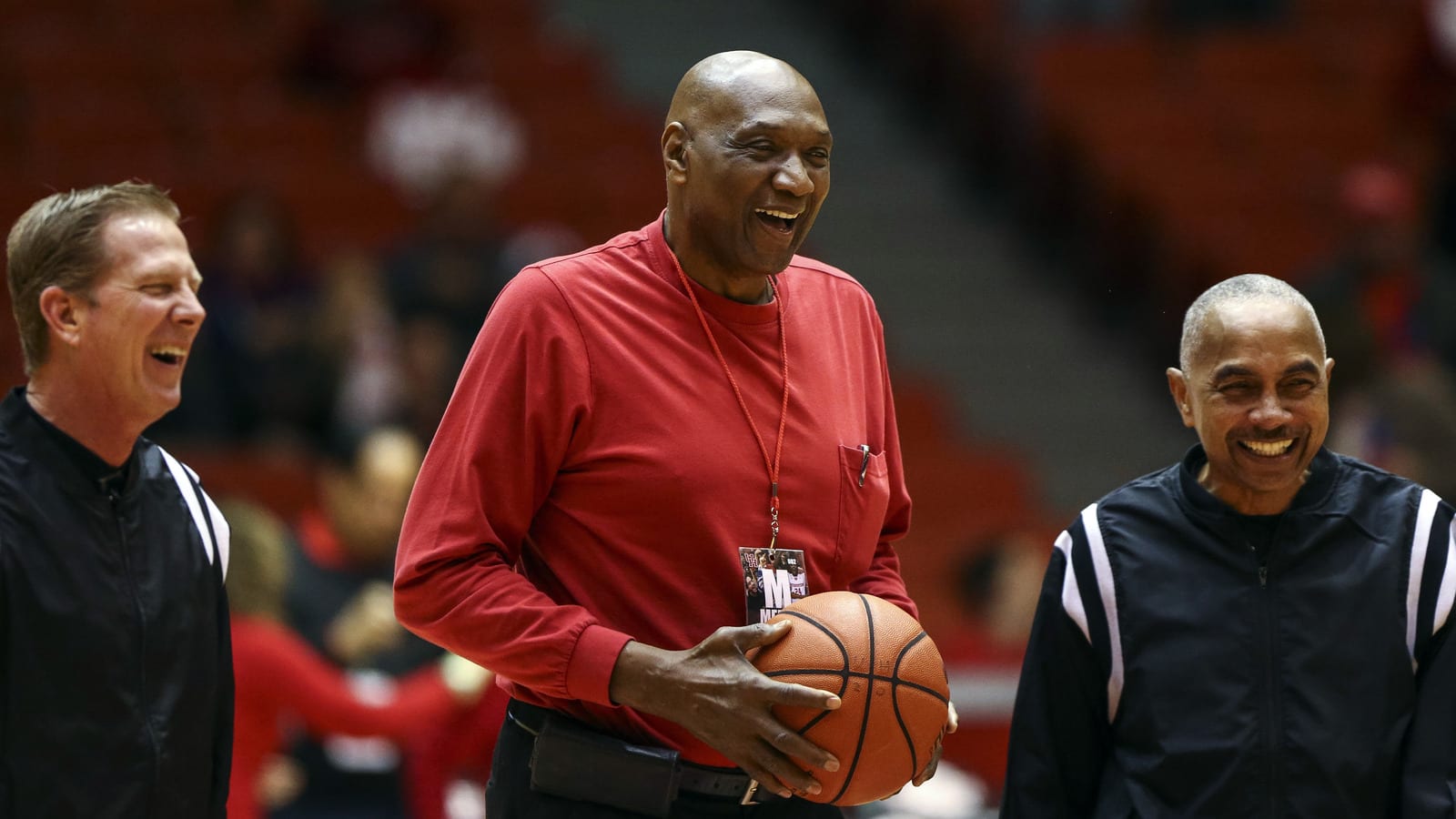 Rockets great Elvin Hayes part of group trying to buy team