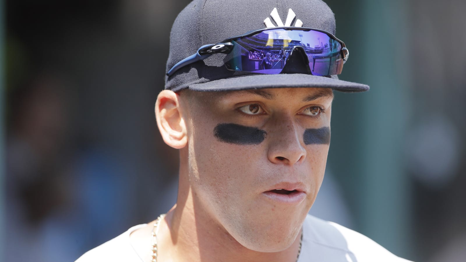 Embarrassed by Jordan Fans, Aaron Judge Doubles Down on Bubble Gum  Superstition in Attempted Yankees Revival - EssentiallySports