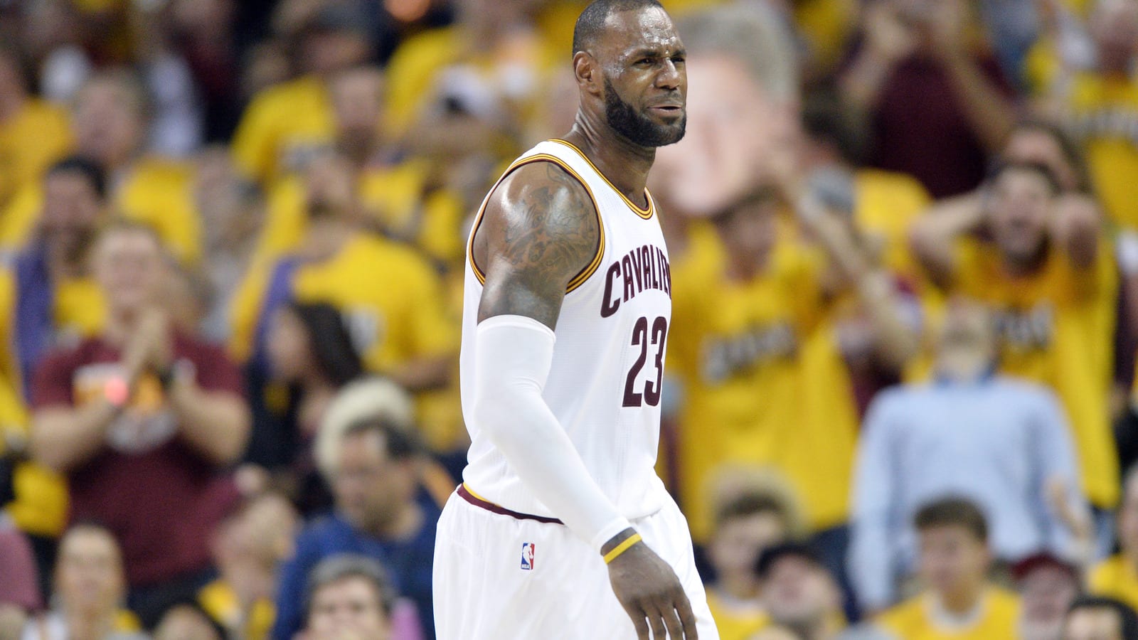 NBA Referee Hotline Bling: LeBron James orders at last call