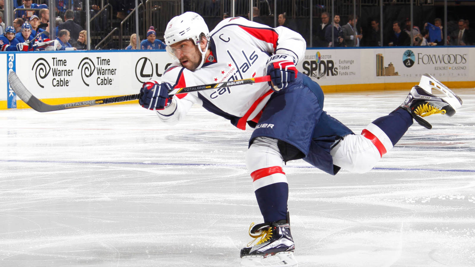 Will Alexander Ovechkin break Sergei Fedorov's record on Tuesday?