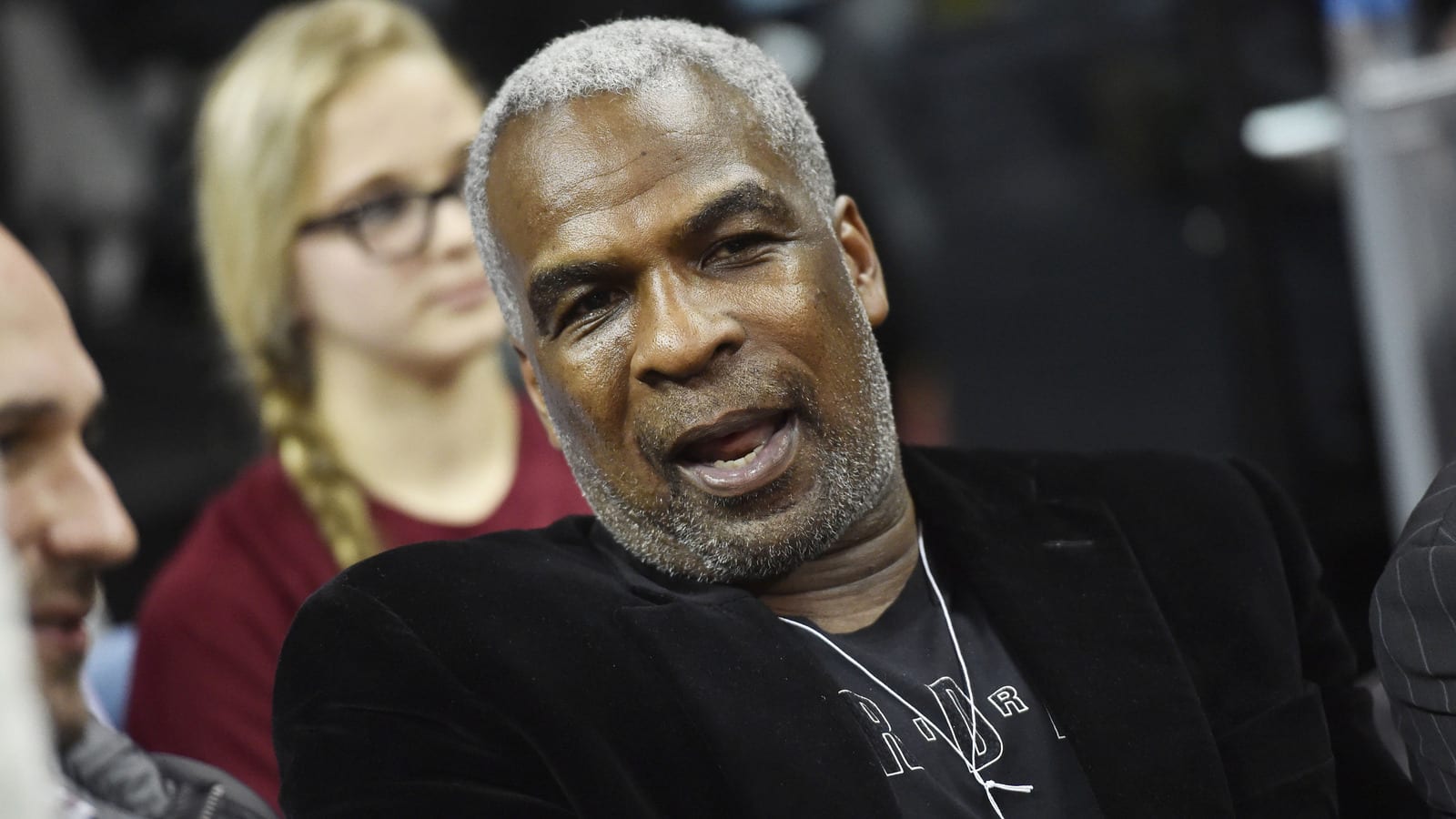 BIG3 Referee Hotline Bling: Charles Oakley slams the phone — and his opponents — down