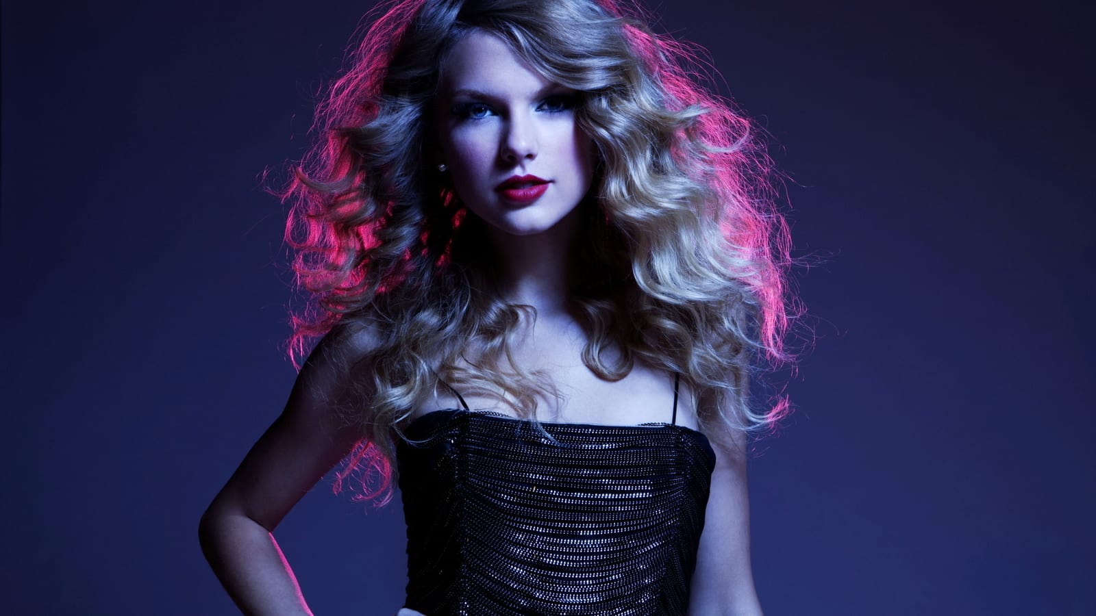 Taylor Swift and 19 other surprising celebrity bookworms