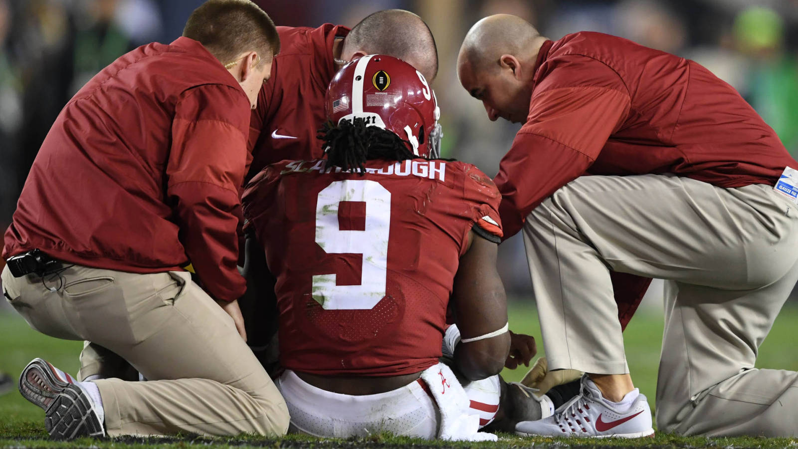 Report: Scarbrough suffered broken leg in loss to Clemson