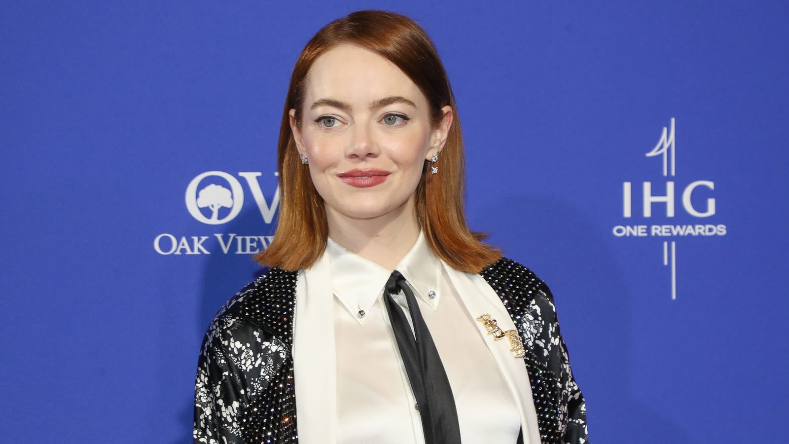 20 celebrities who famously swore off social media
