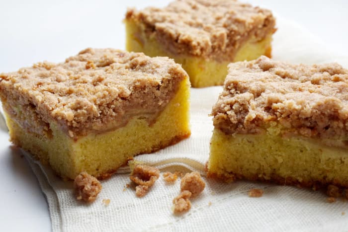 Apple coffee cake