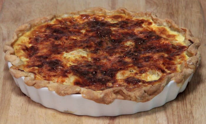 Sweet apple quiche