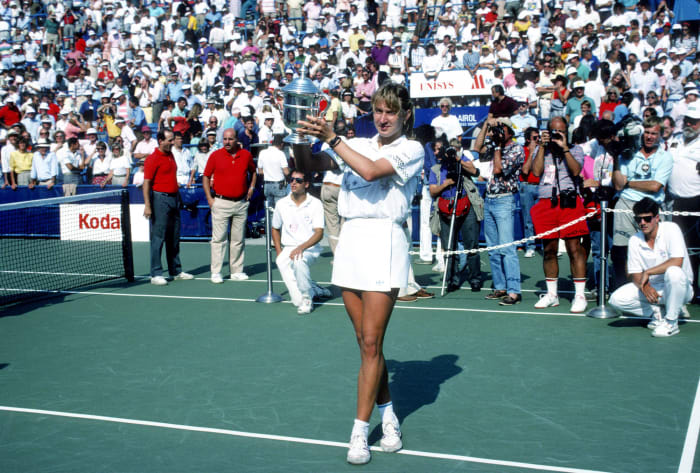 1988: Steffi Graf completes Grand Slam