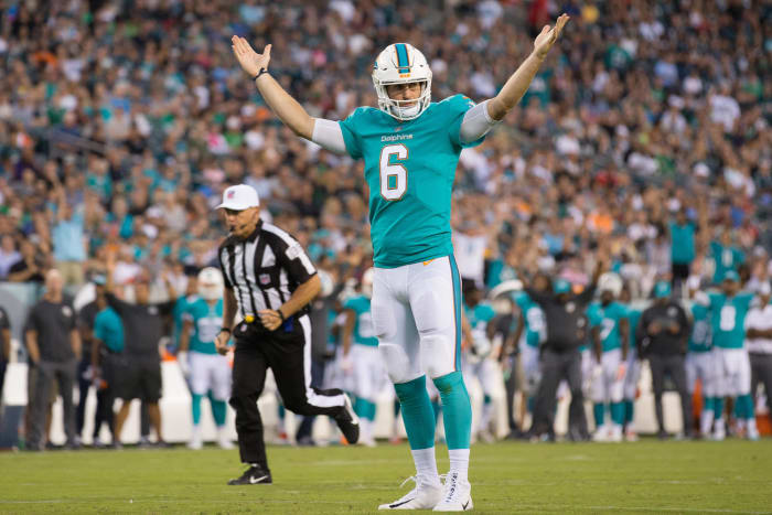 Miami at Los Angeles Chargers (-4.5)