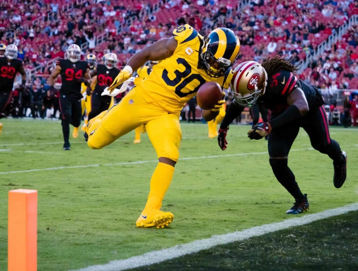 Los Angeles Rams at Dallas (-6.5)