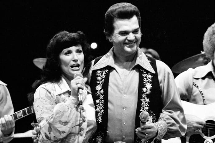 Conway Twitty and Loretta Lynn, “Louisiana Woman, Mississippi Man”