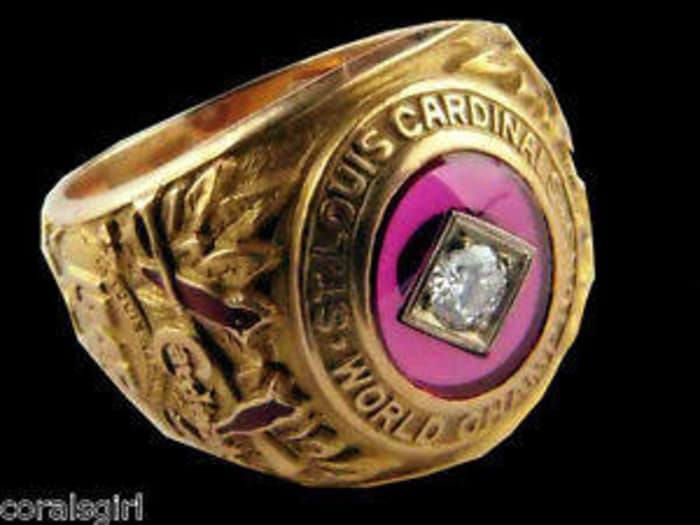 2016 Cardinals 1946 World Series Replica Ring