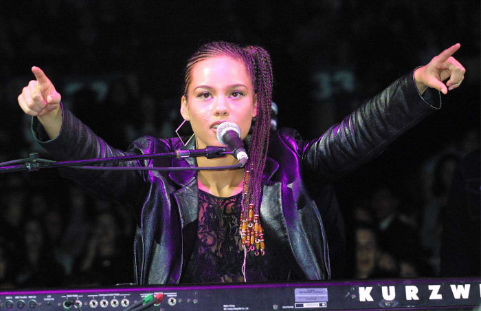 "How Come U Don't Call Me Anymore" — Alicia Keys (2001)