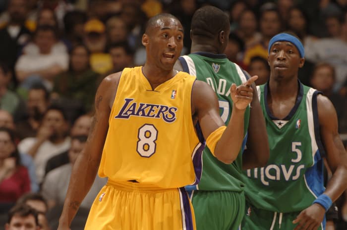 Kobe 62, Mavericks 61