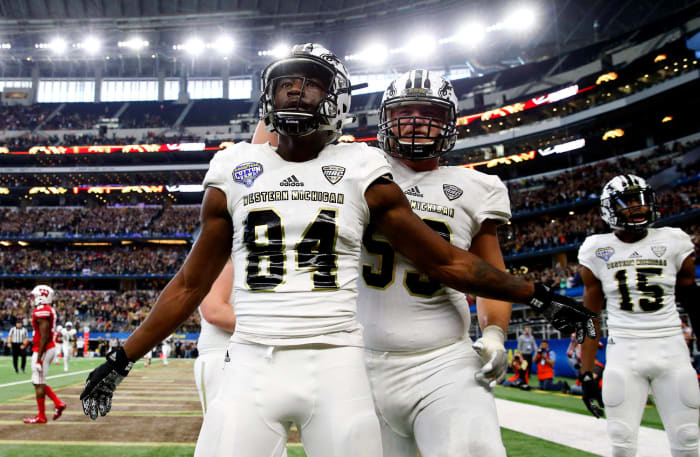 Dallas Cowboys: Corey Davis, WR, Western Michigan