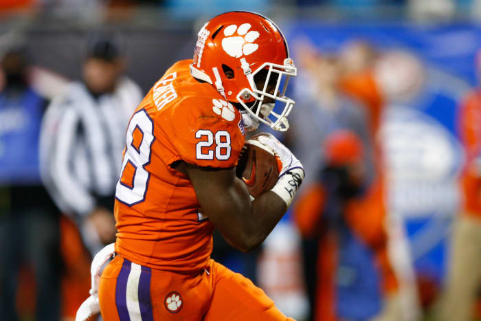 Clemson Tigers (22-19)