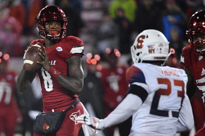 Louisville Cardinals (10-10-1)