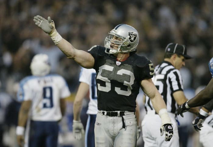 2003: Bill Romanowski attacks teammate