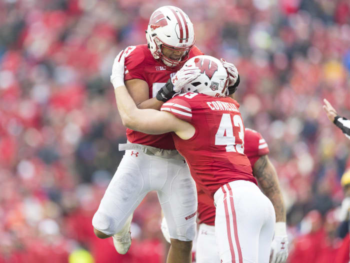 No. 5 Wisconsin at Minnesota