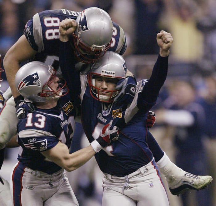 Super Bowl XXXVIII: Patriots 32, Panthers 29