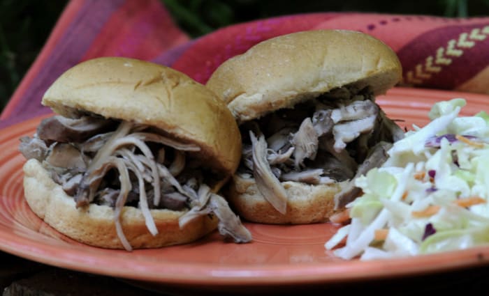 Pulled chicken sliders