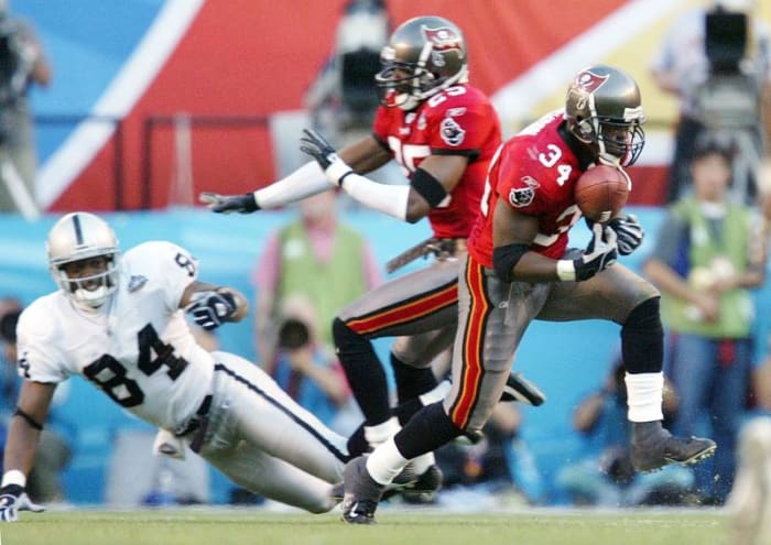 Super Bowl XXXVII - Tampa Bay Buccaneers d. Oakland Raiders, 48–21