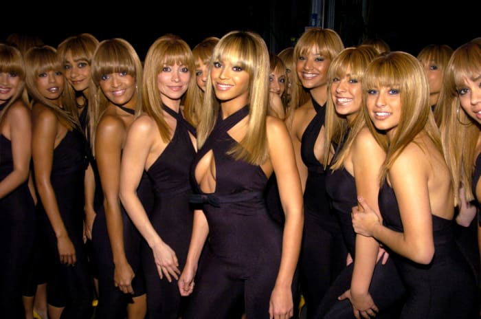 A sea of Beyonces