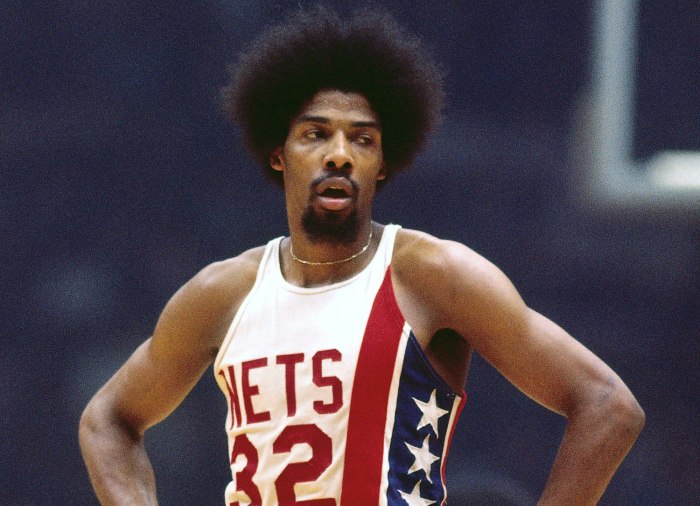 1972: Julius Erving