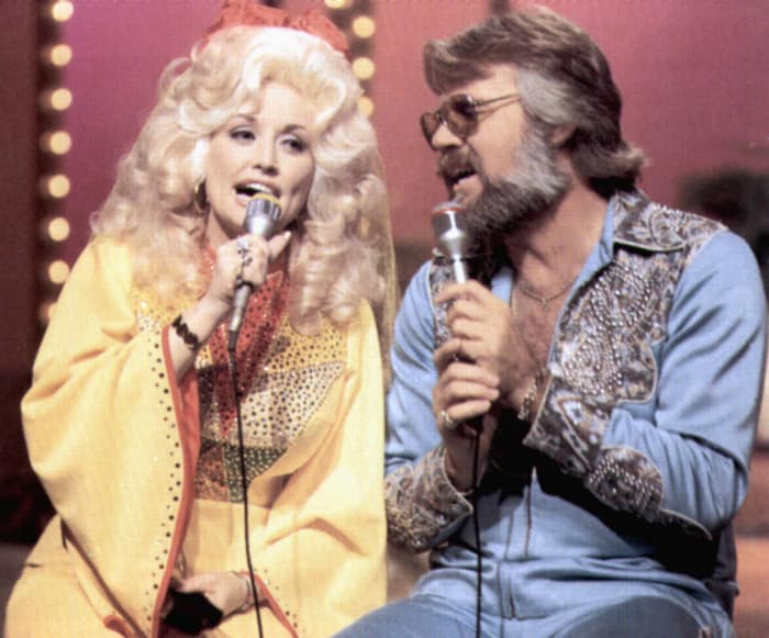 Dolly Parton and Kenny Rogers - "Islands in the Stream" (1983)