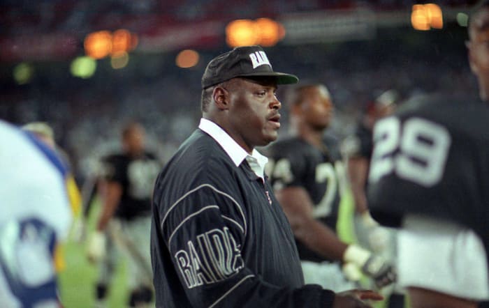 1989: First Black NFL Head Coach: Art Shell
