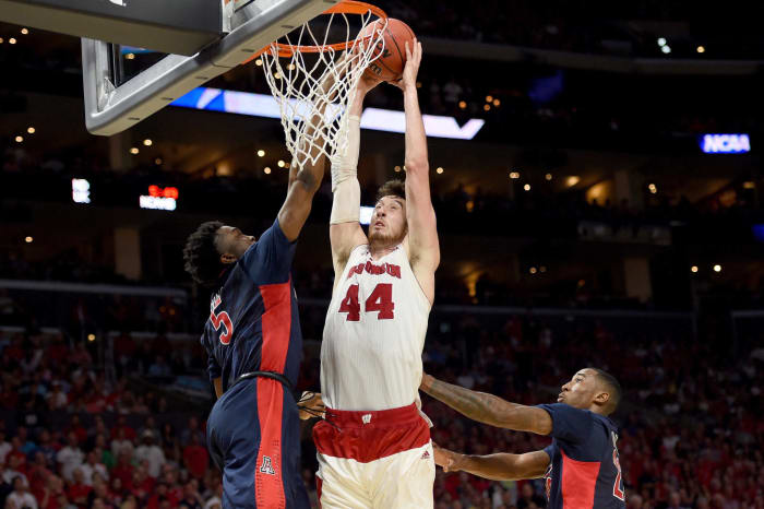 2015: Frank Kaminsky helps Badgers to Final Four