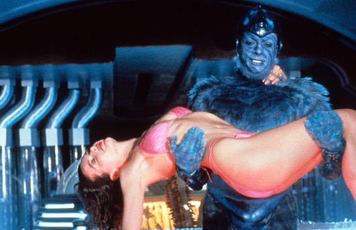 Earth Girls are Easy (1988)