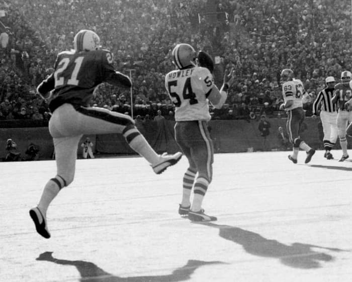 Chuck Howley, LB, Dallas Cowboys - Super Bowl V