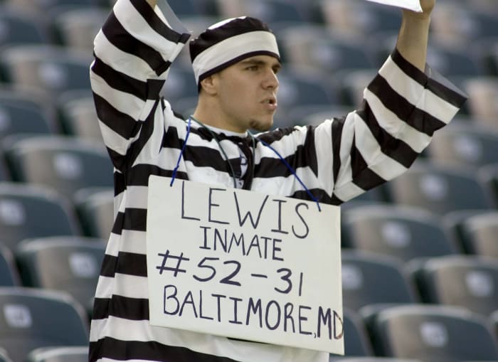 Ray Lewis inmate costume in Philly