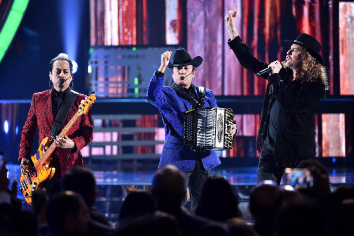 Maná and Los Tigres del Norte